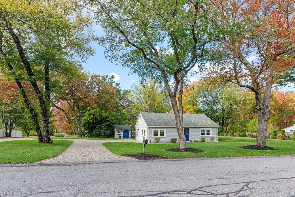 46 Lorna Ave, Pembroke