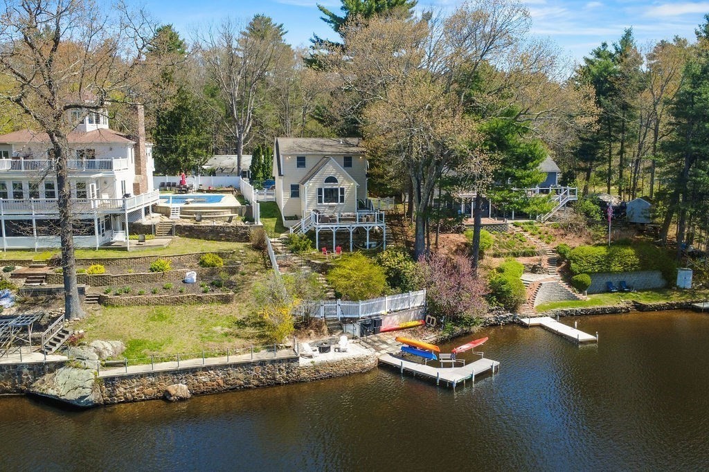 11 Shore Dr