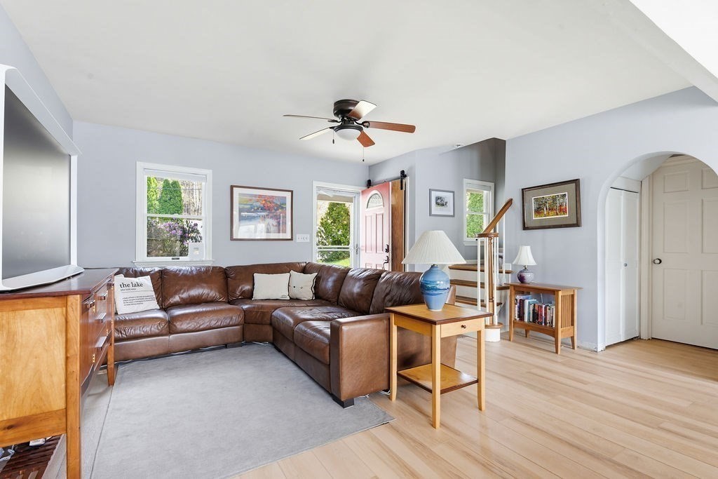 11 Shore Dr
