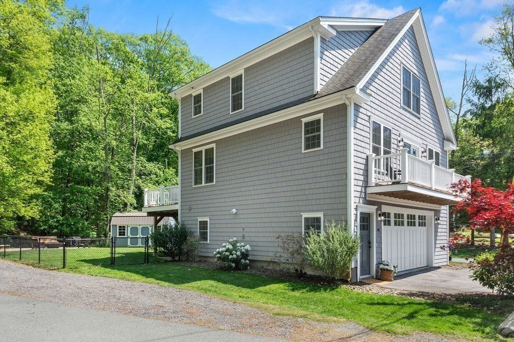 40 Kinsley Ln