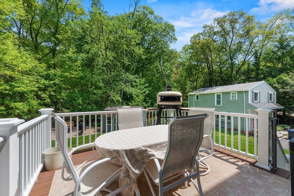 40 Kinsley Ln