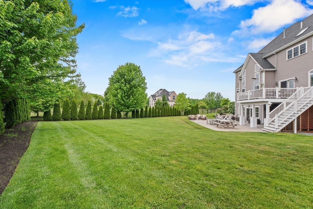 14 Amber Dr