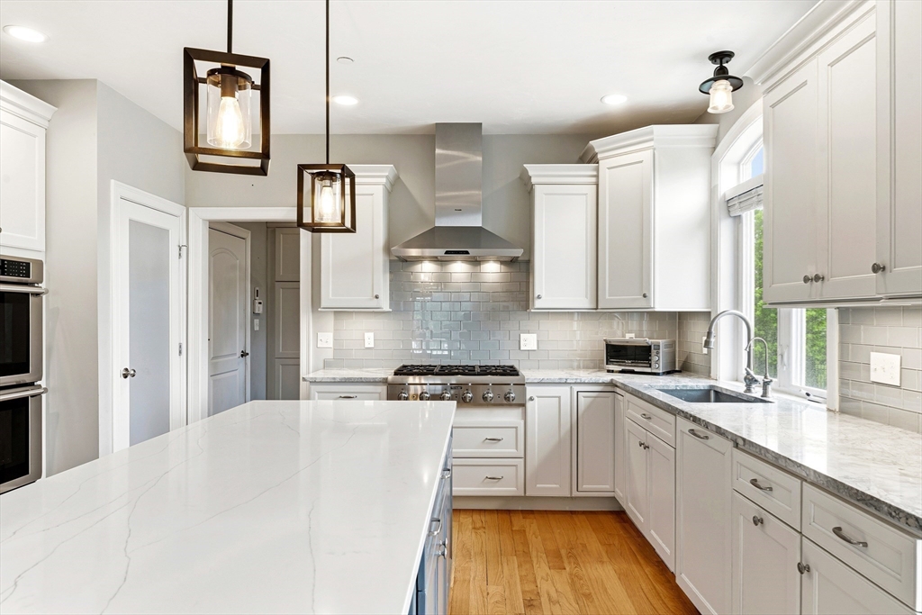 14 Amber Dr