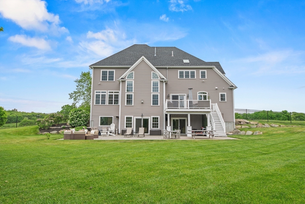 14 Amber Dr