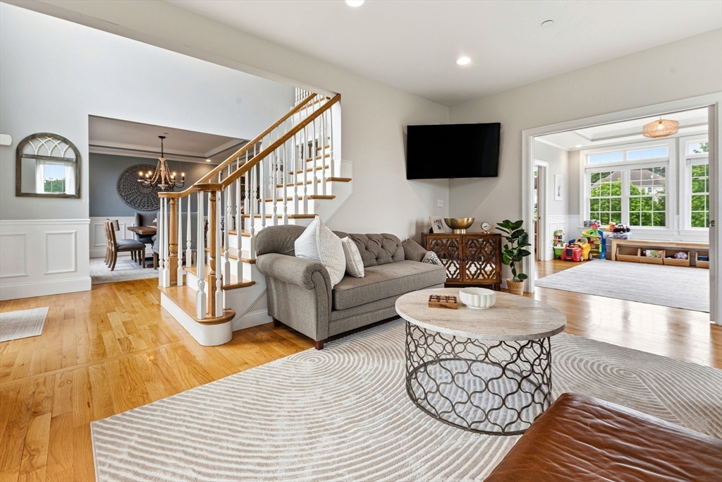 14 Amber Dr