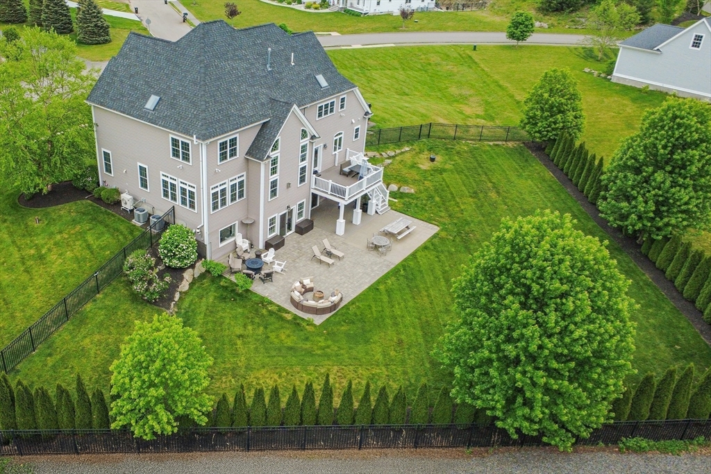 14 Amber Dr