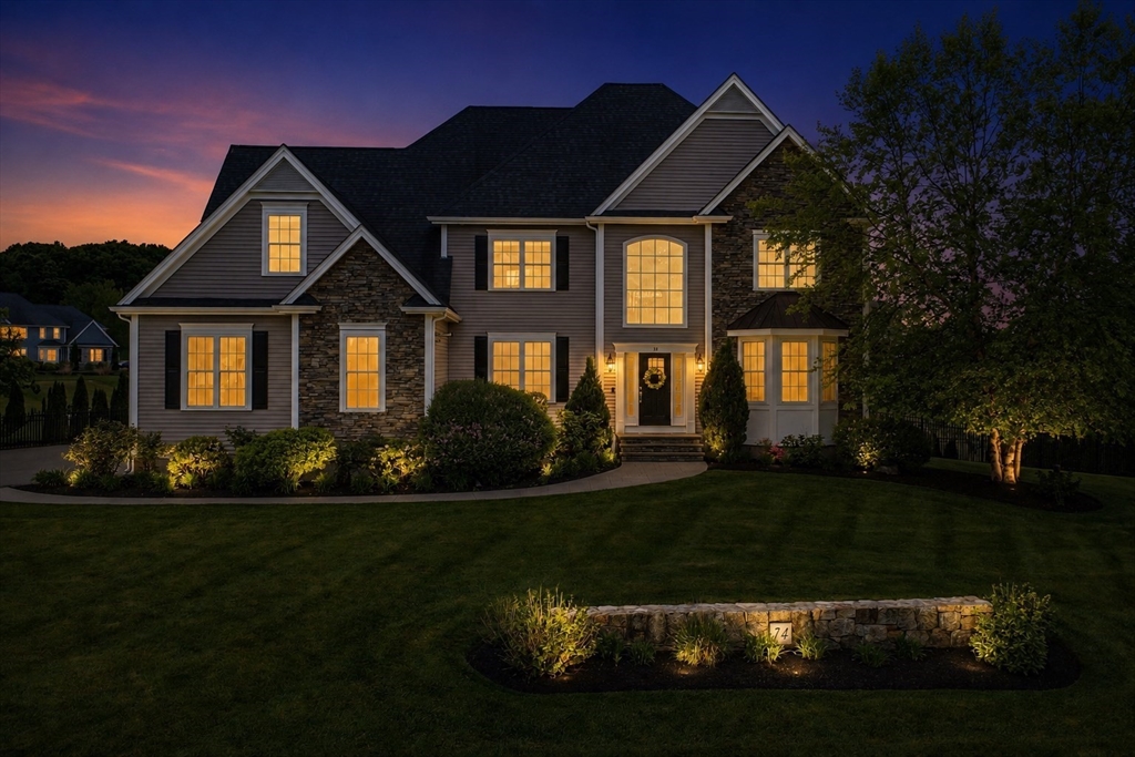 14 Amber Dr