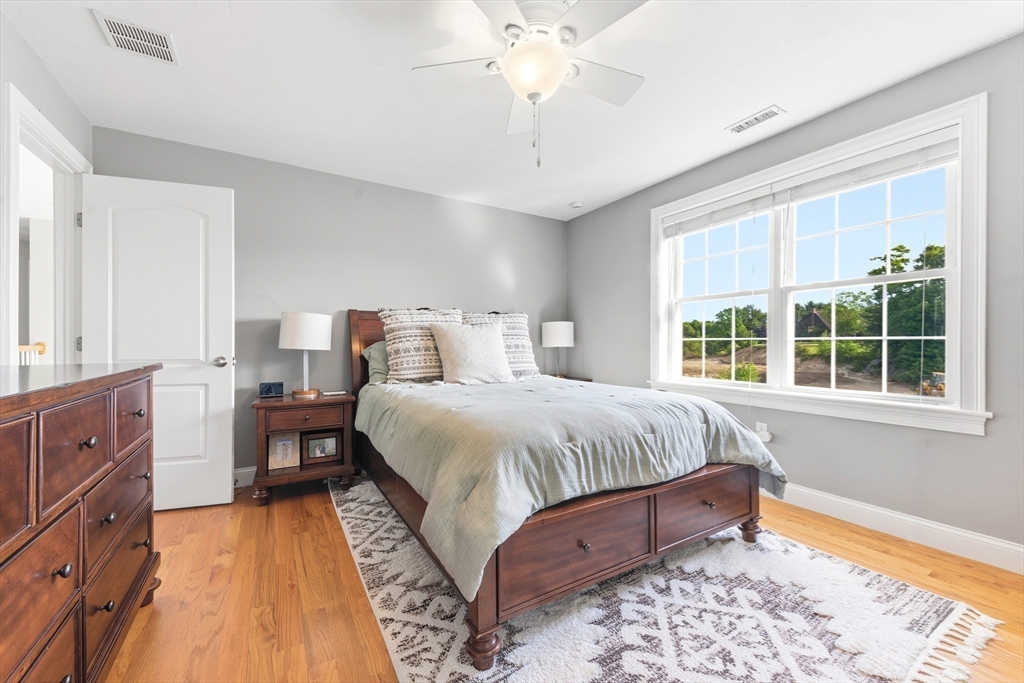 14 Amber Dr