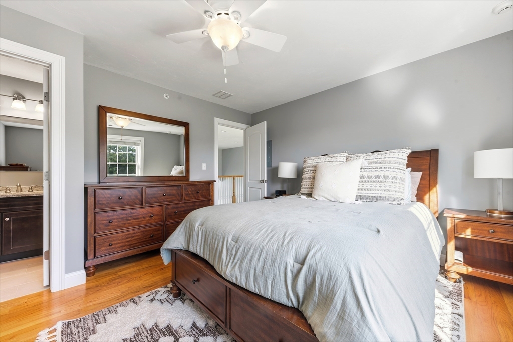 14 Amber Dr