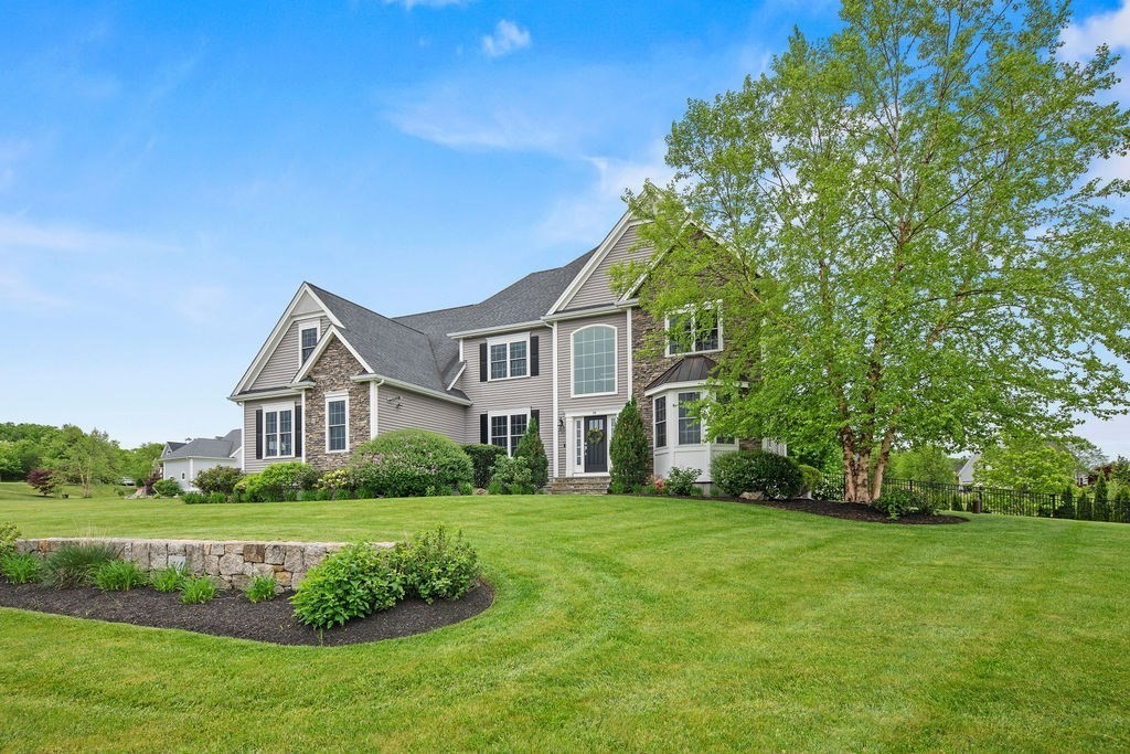 14 Amber Dr