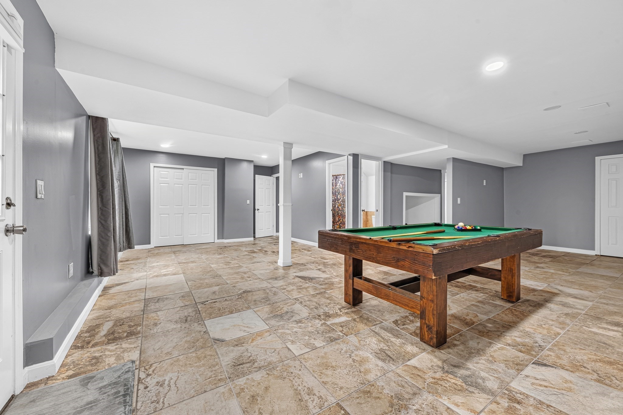 14 Longbrook Dr