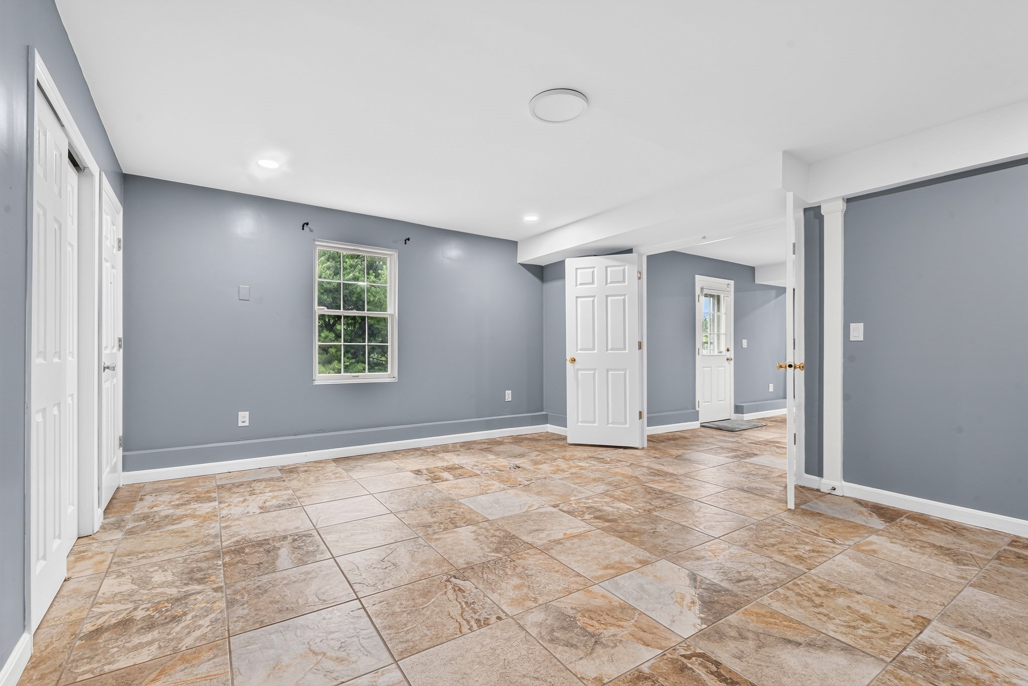 14 Longbrook Dr