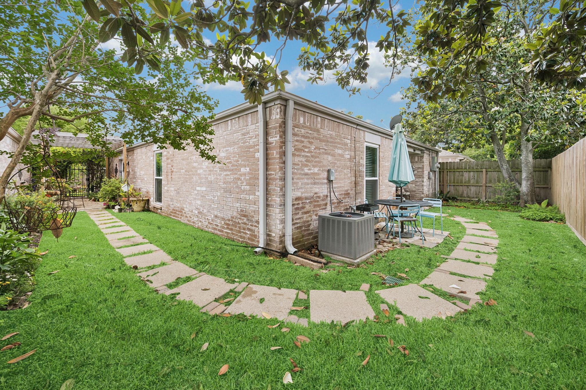 18554 Glen Briar Lane