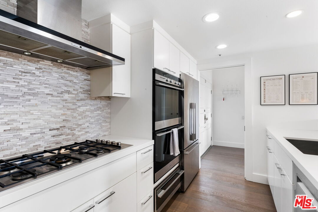 11690 Montana Ave Unit: PH303