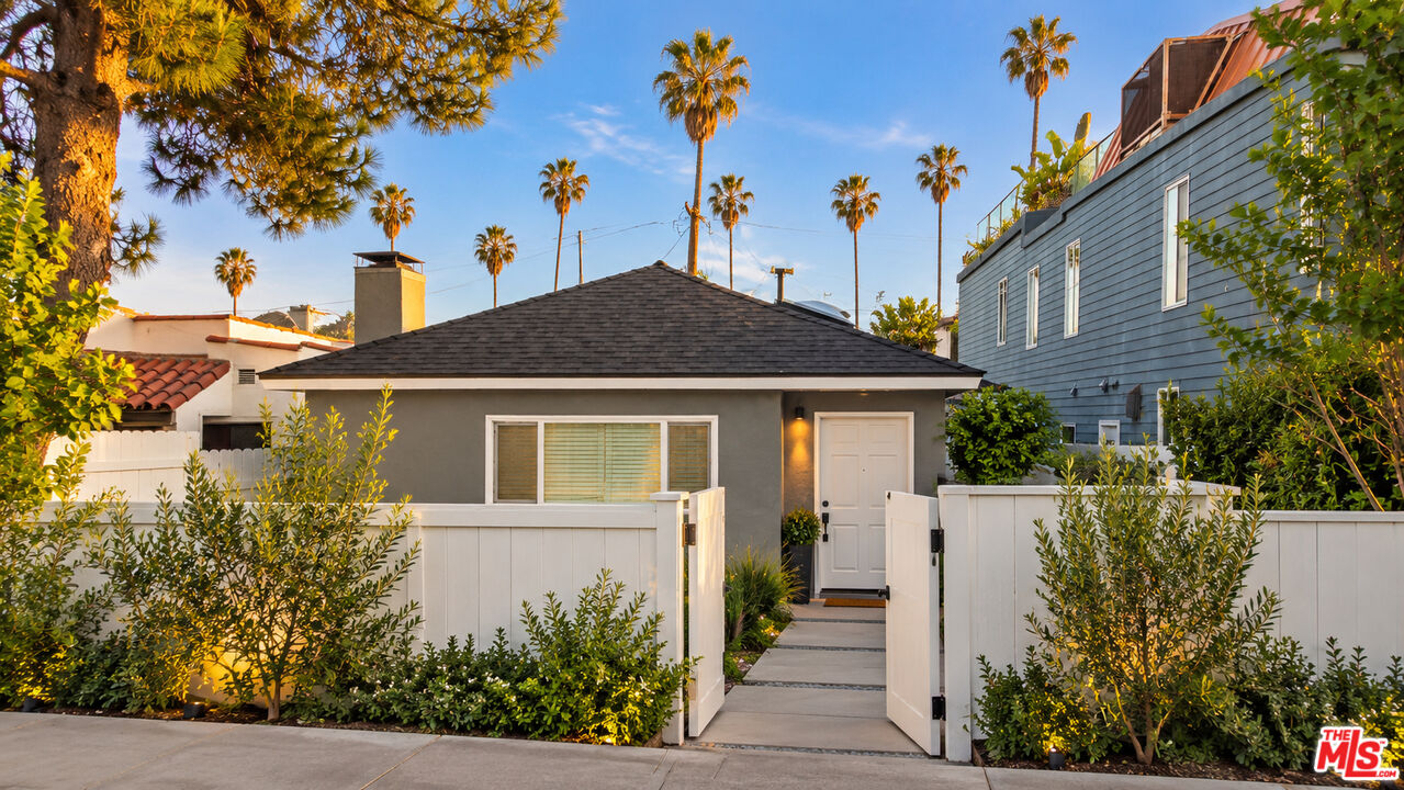 806 Navy St Santa Monica CA