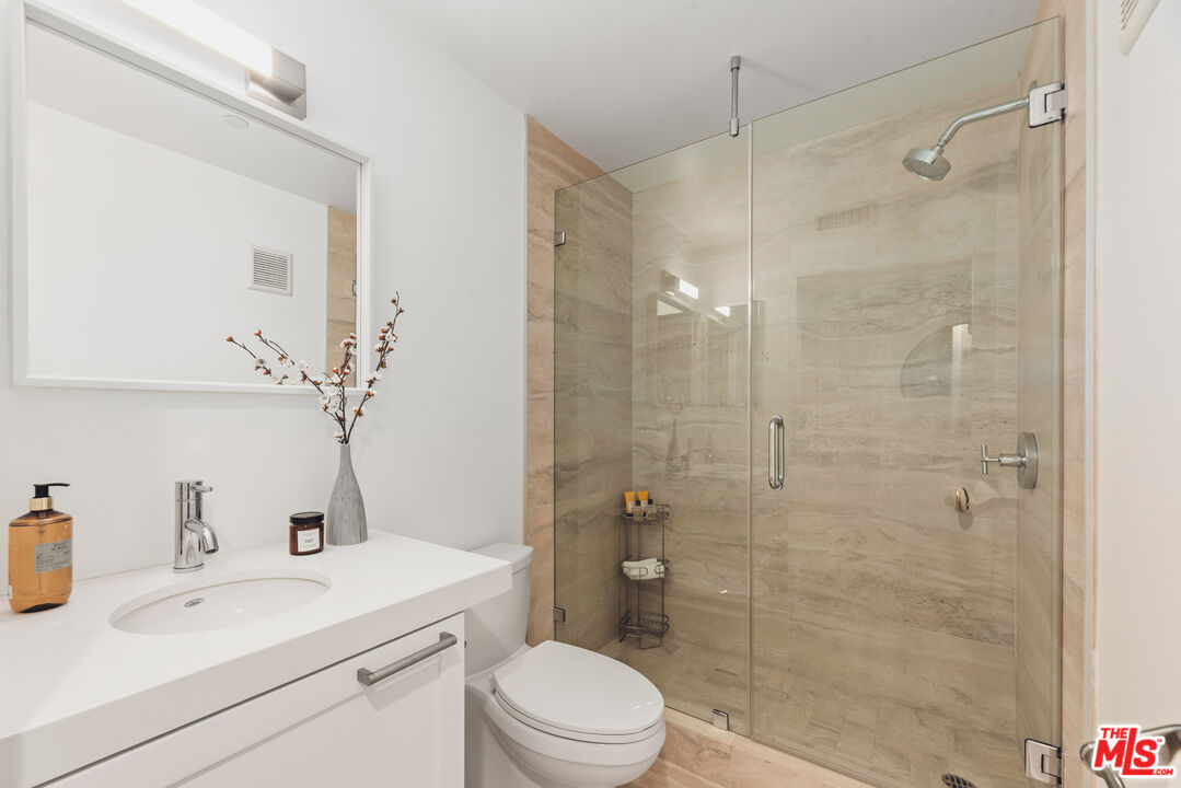 1133 5th St Unit: 204