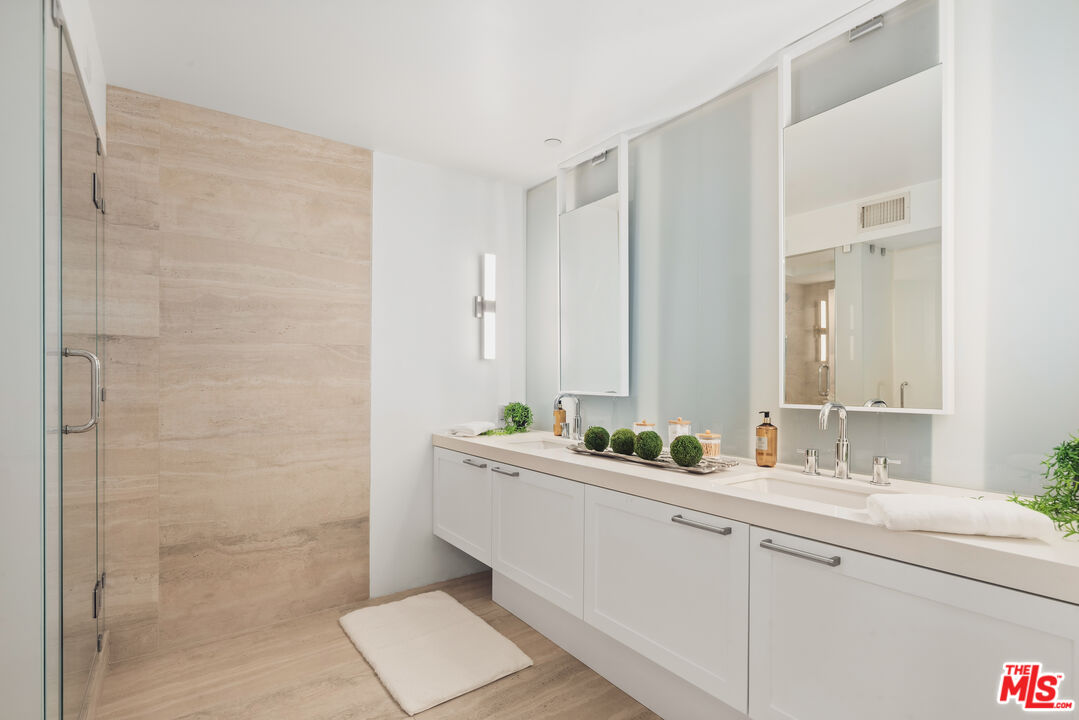 1133 5th St Unit: 204