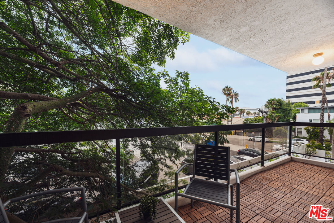 1133 5th St Unit: 204