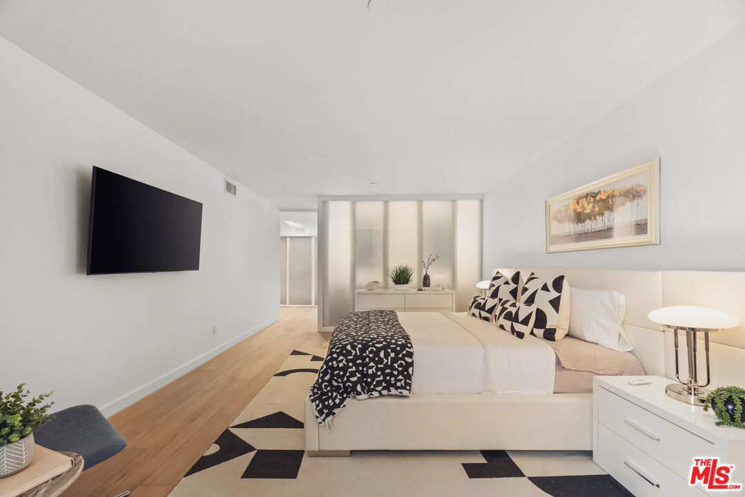 1133 5th St Unit: 204