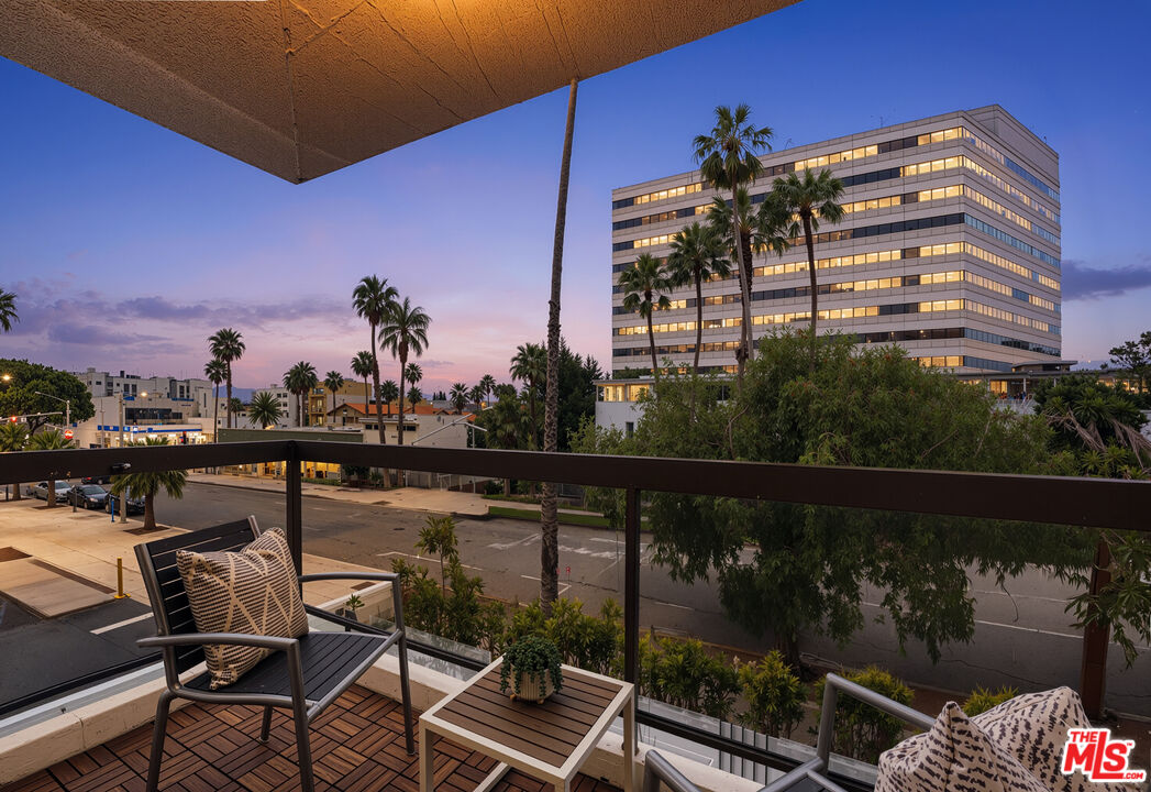 1133 5th St Unit: 204