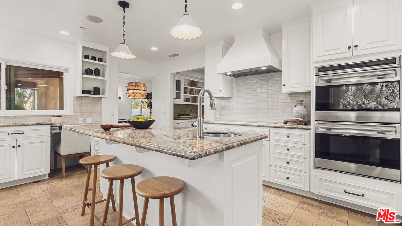 233 Marguerita Ave
