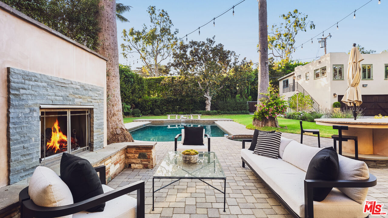 233 Marguerita Ave