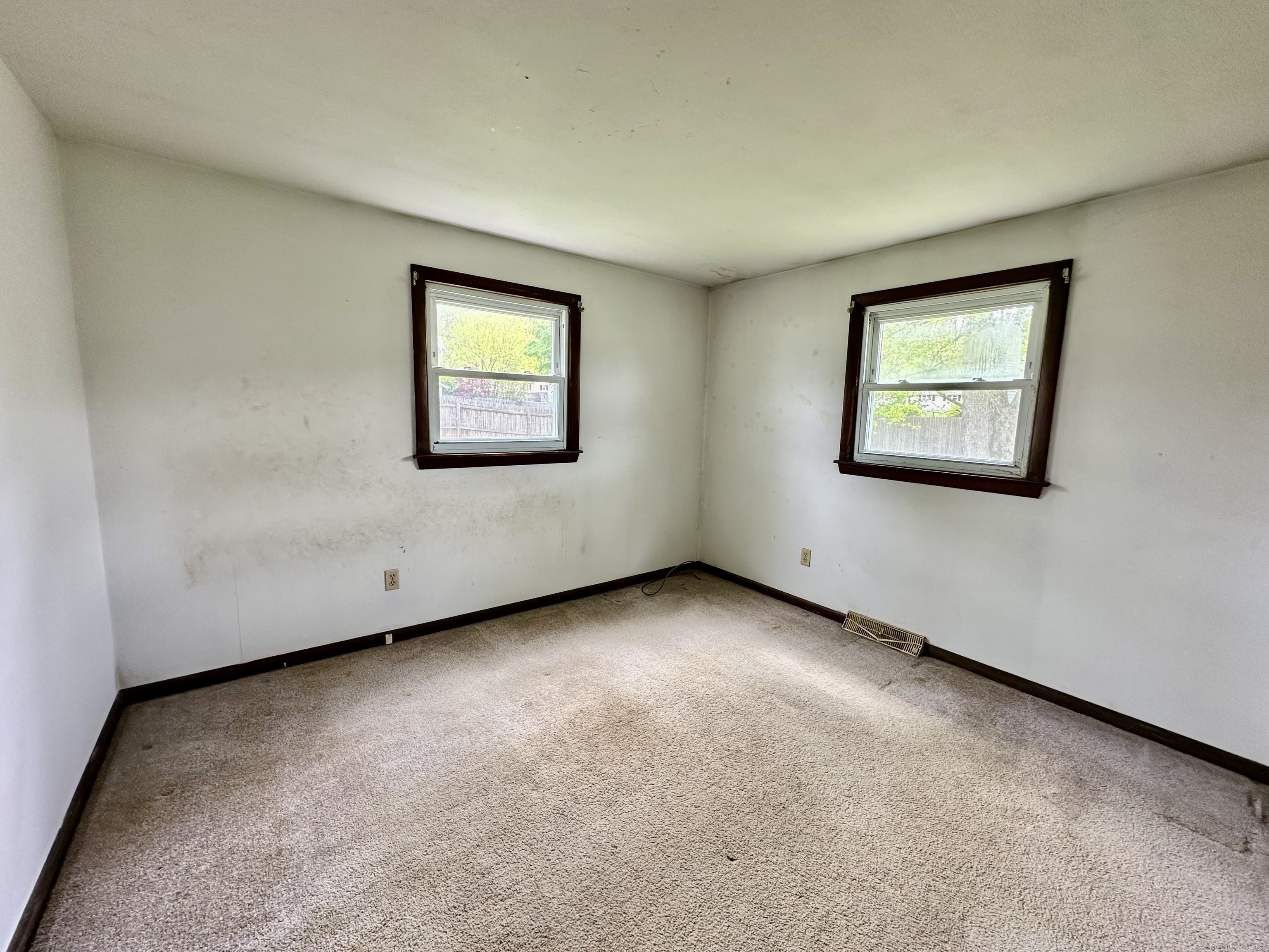 11 Gary Drive