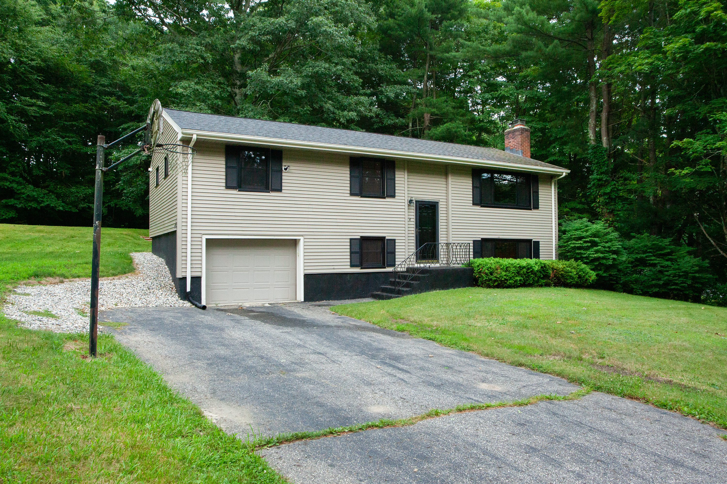 4 Hickory Drive