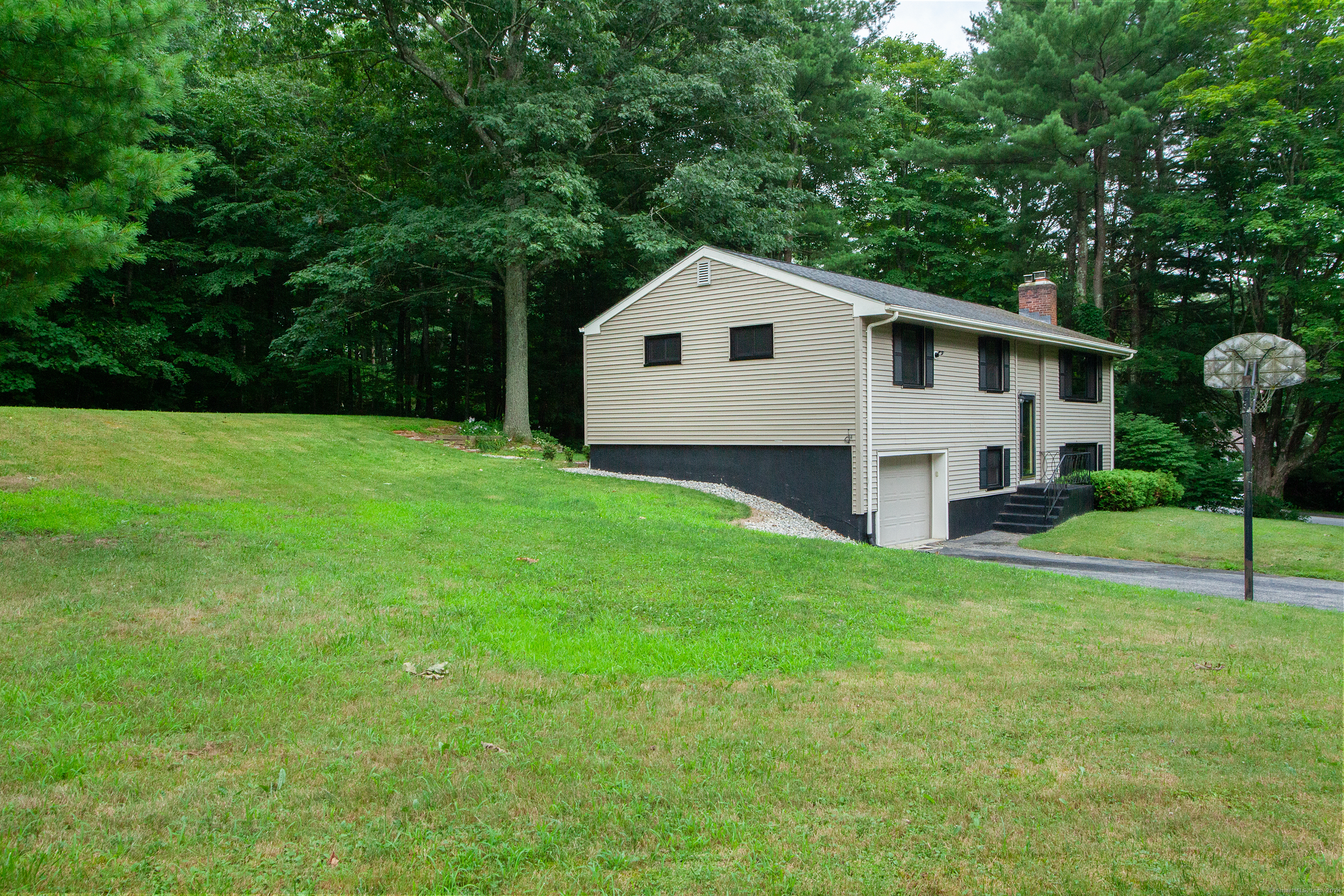 4 Hickory Drive