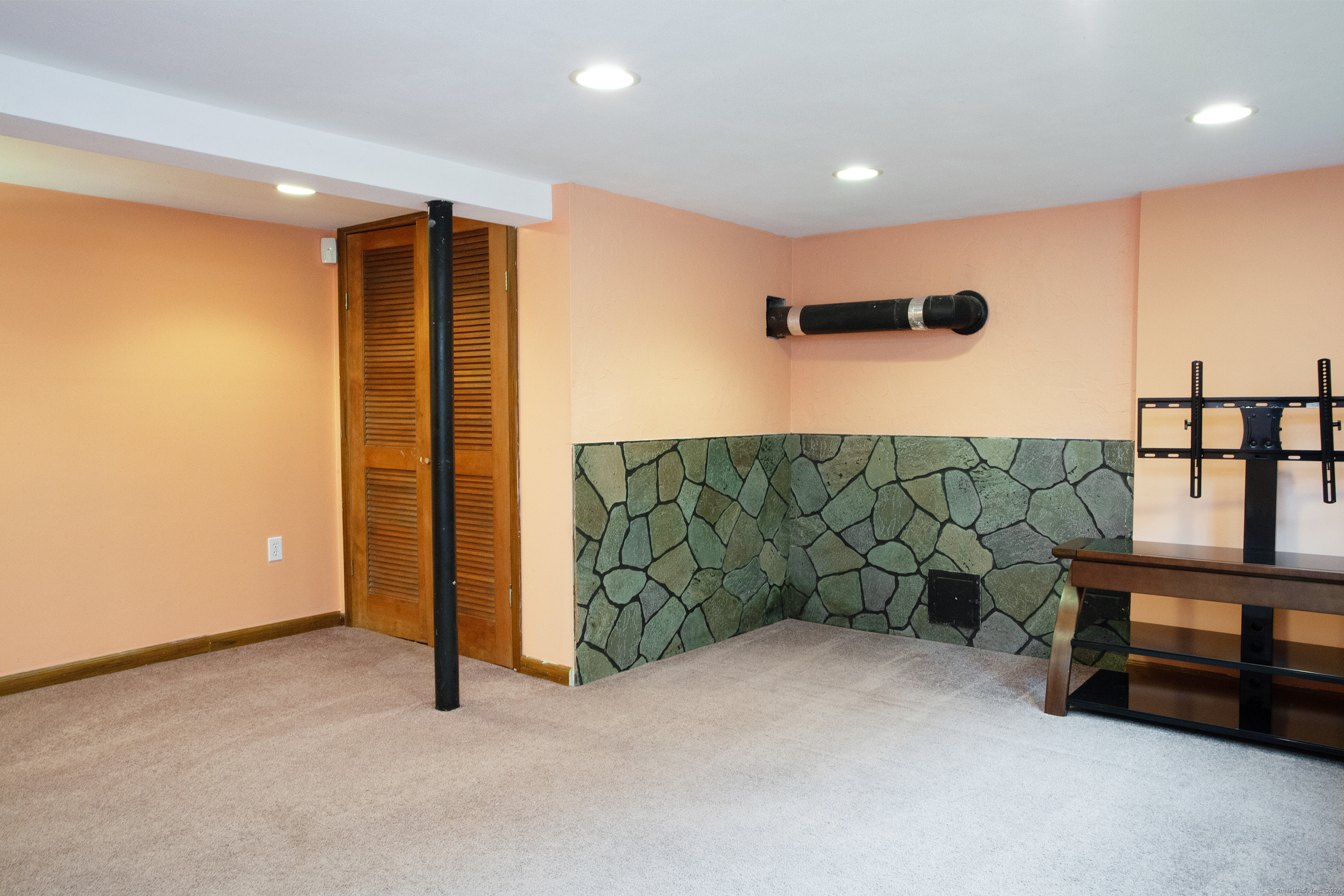 4 Hickory Drive