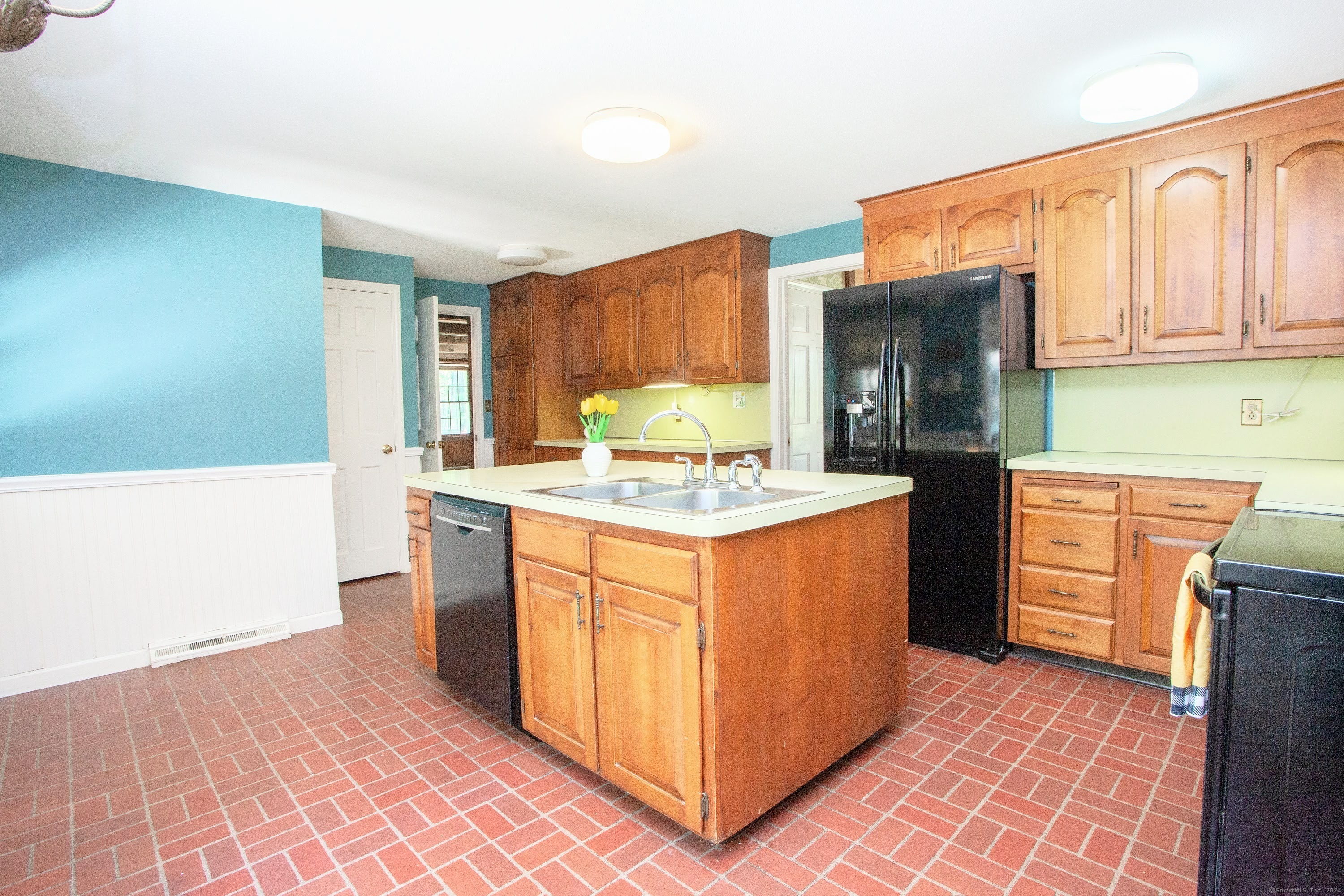 81 Oakridge Road