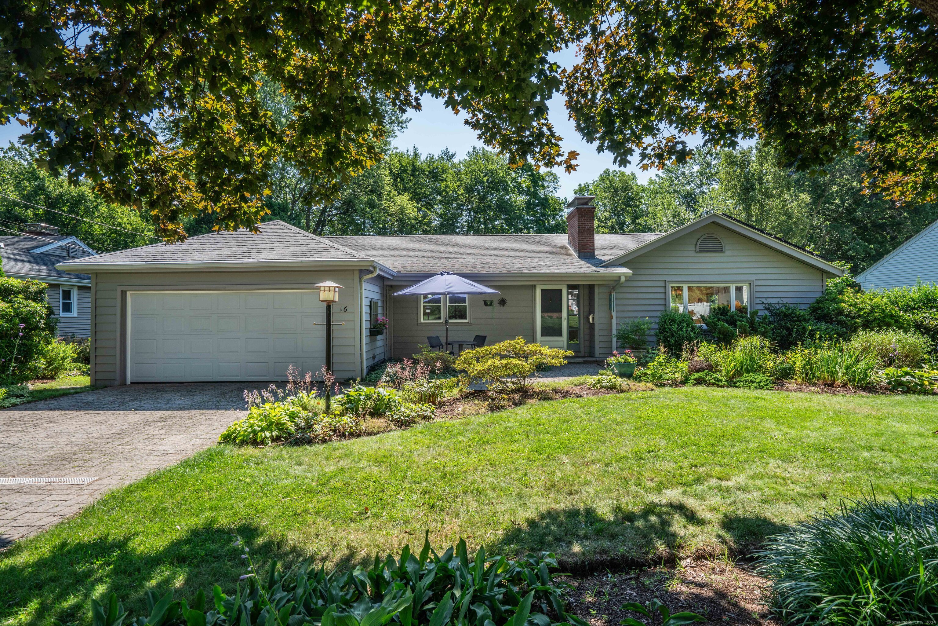 16 Willowbrook Road