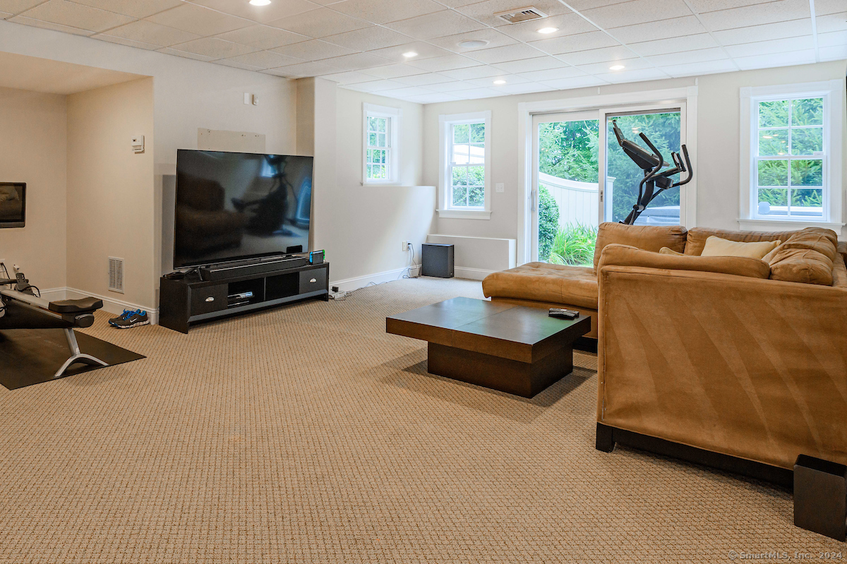 233 Kingswood Drive