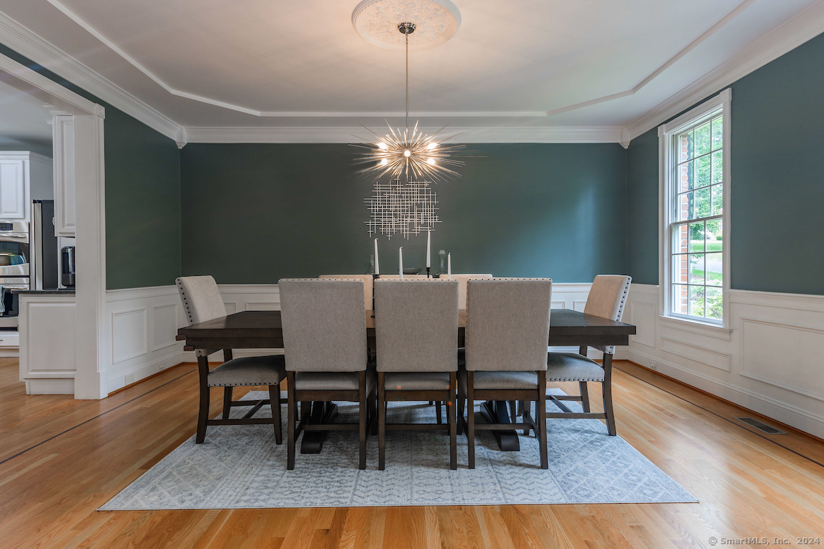 233 Kingswood Drive
