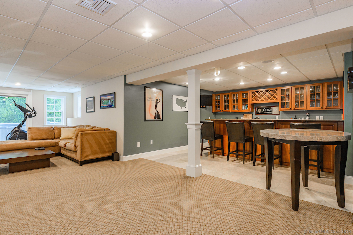 233 Kingswood Drive