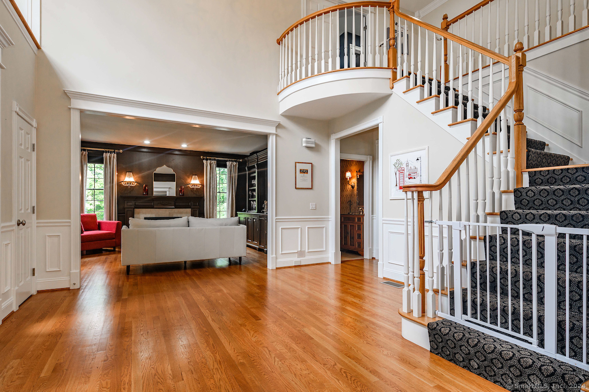233 Kingswood Drive