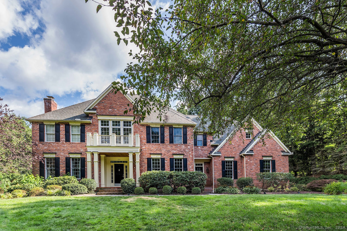 233 Kingswood Drive