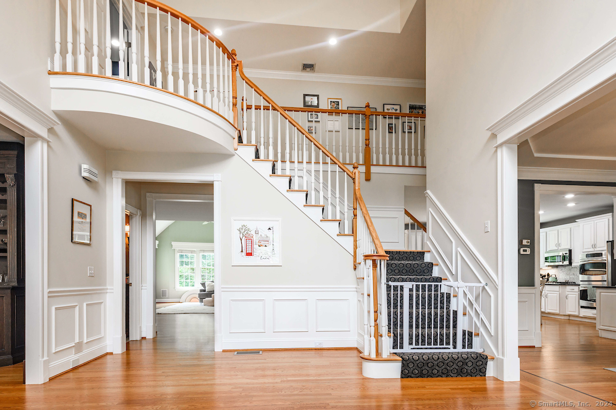 233 Kingswood Drive