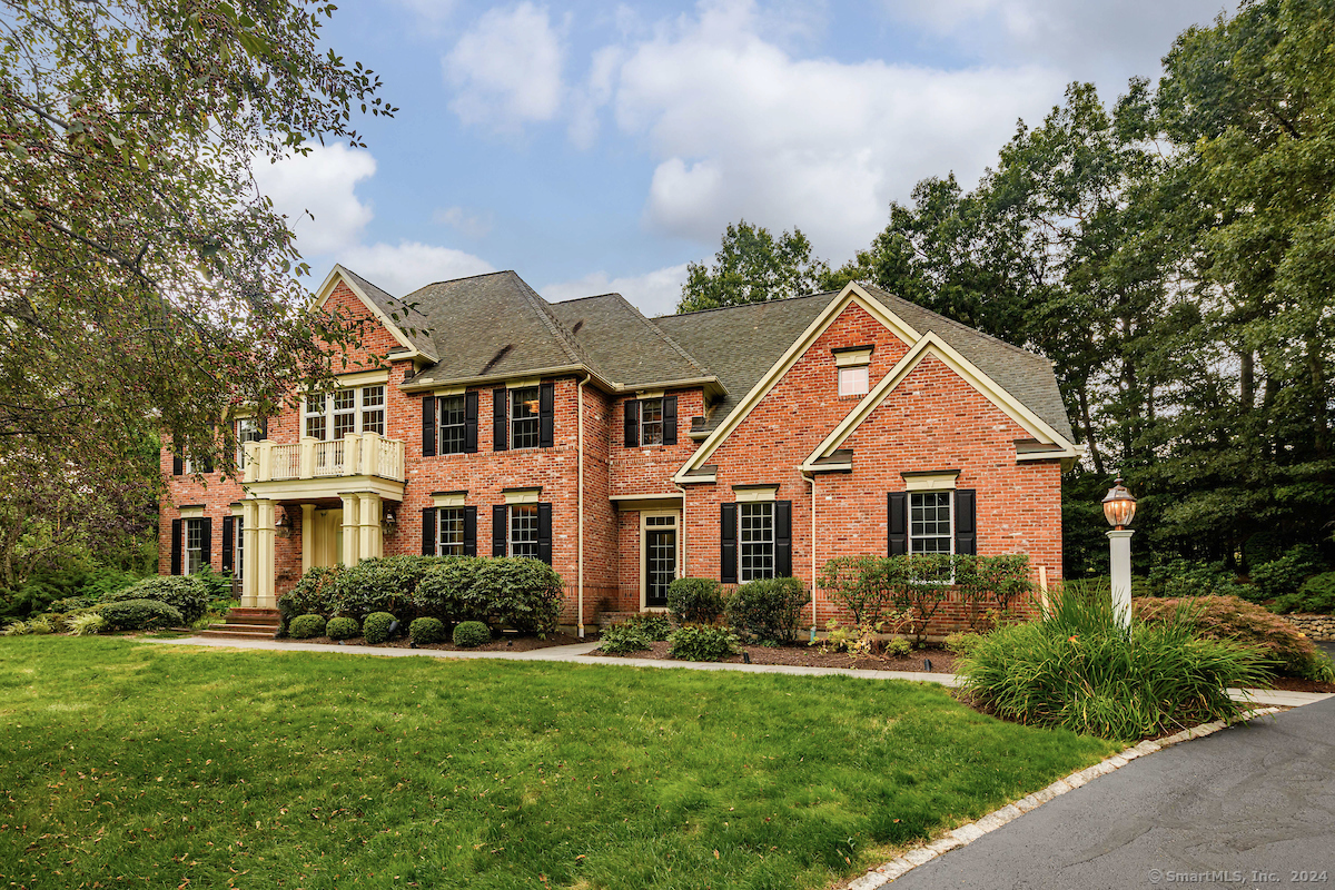 233 Kingswood Drive