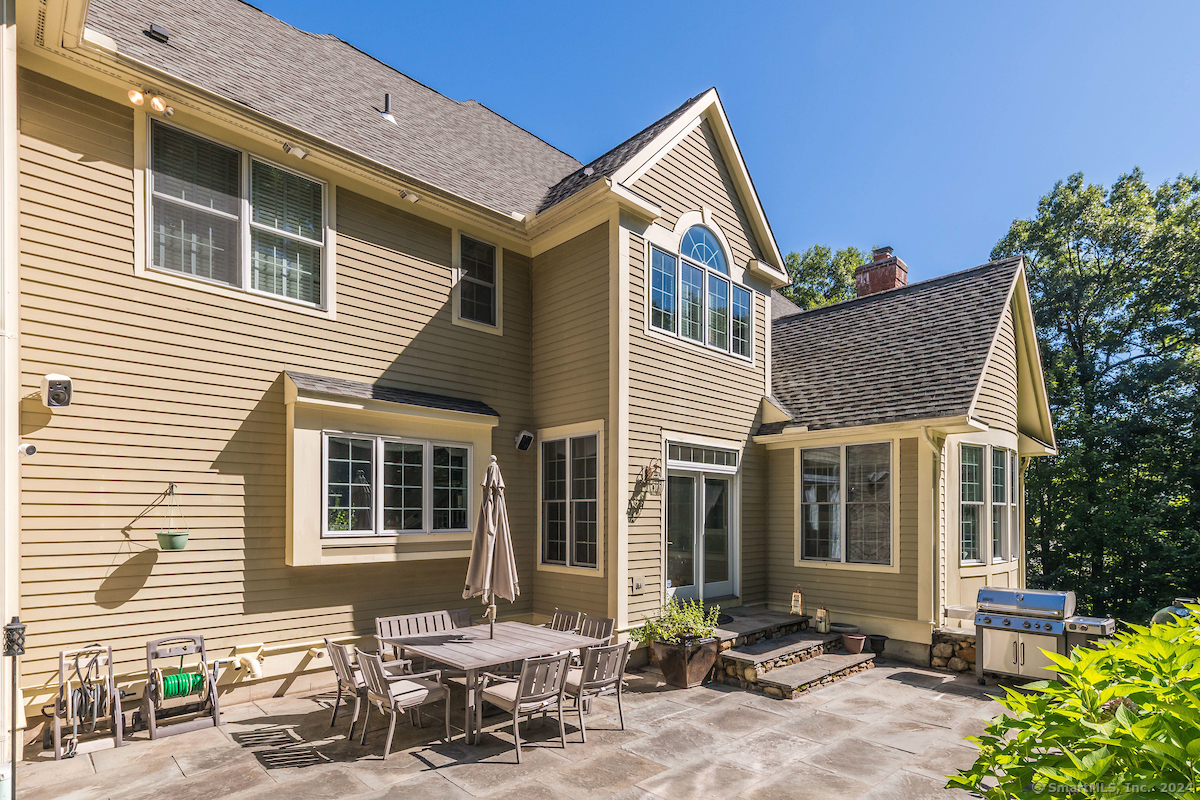 233 Kingswood Drive
