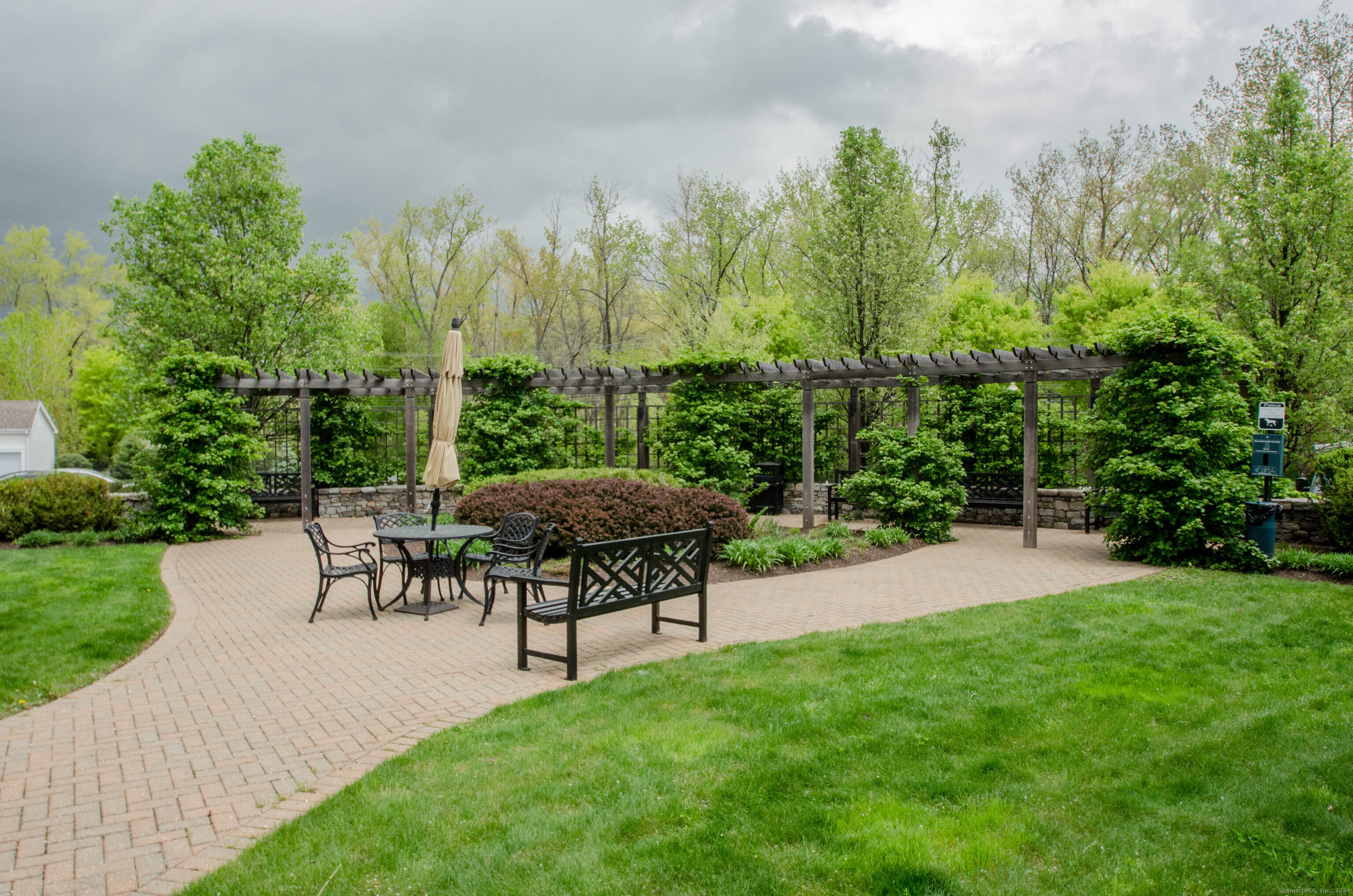 1 King Philip Drive 407