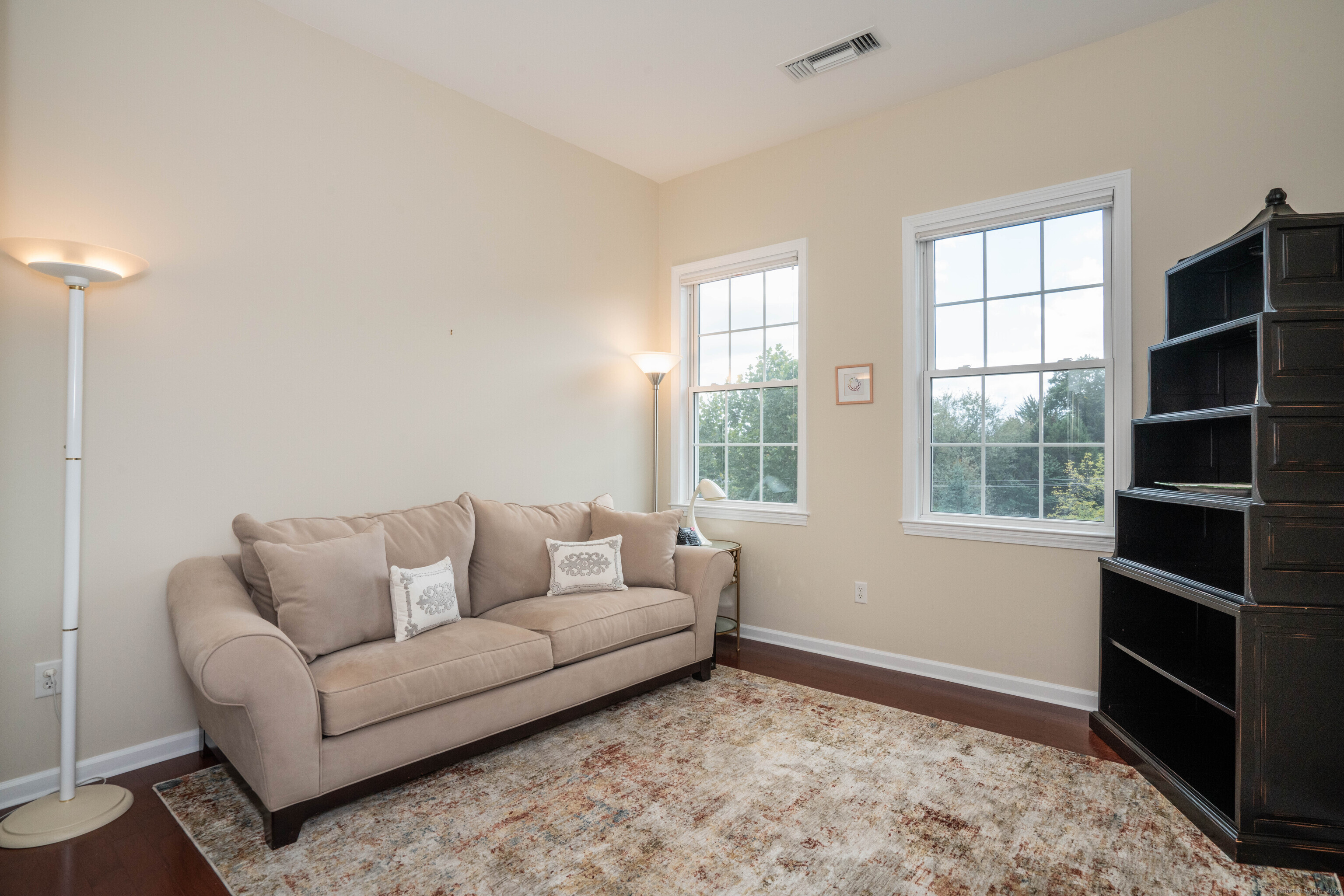 1 King Philip Drive 407