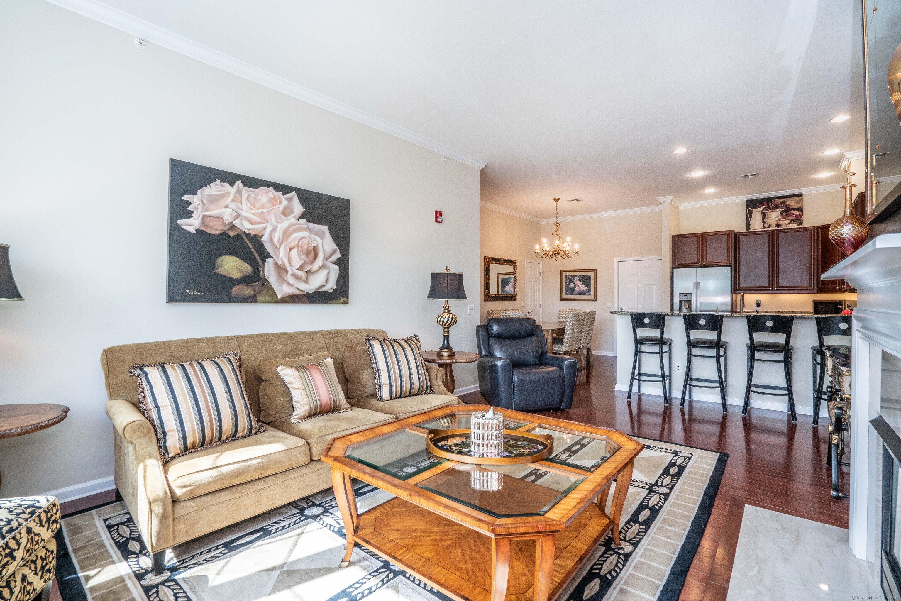 1 King Philip Drive 407