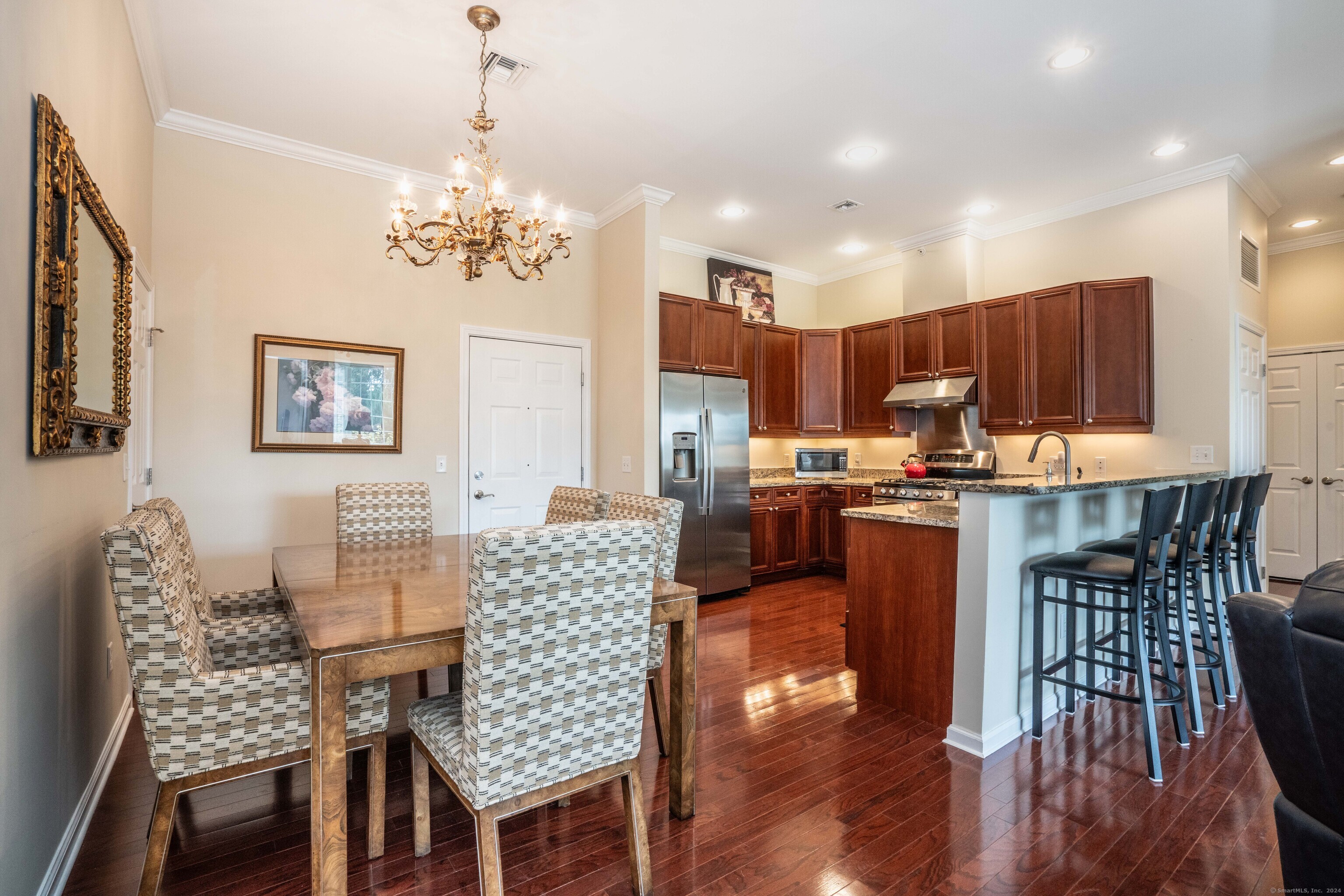 1 King Philip Drive 407