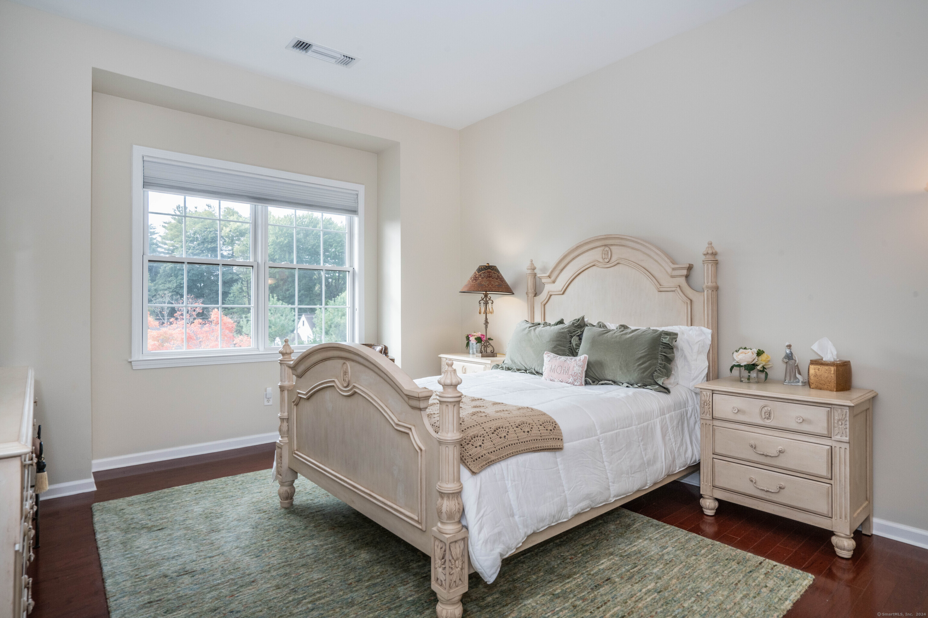 1 King Philip Drive 407