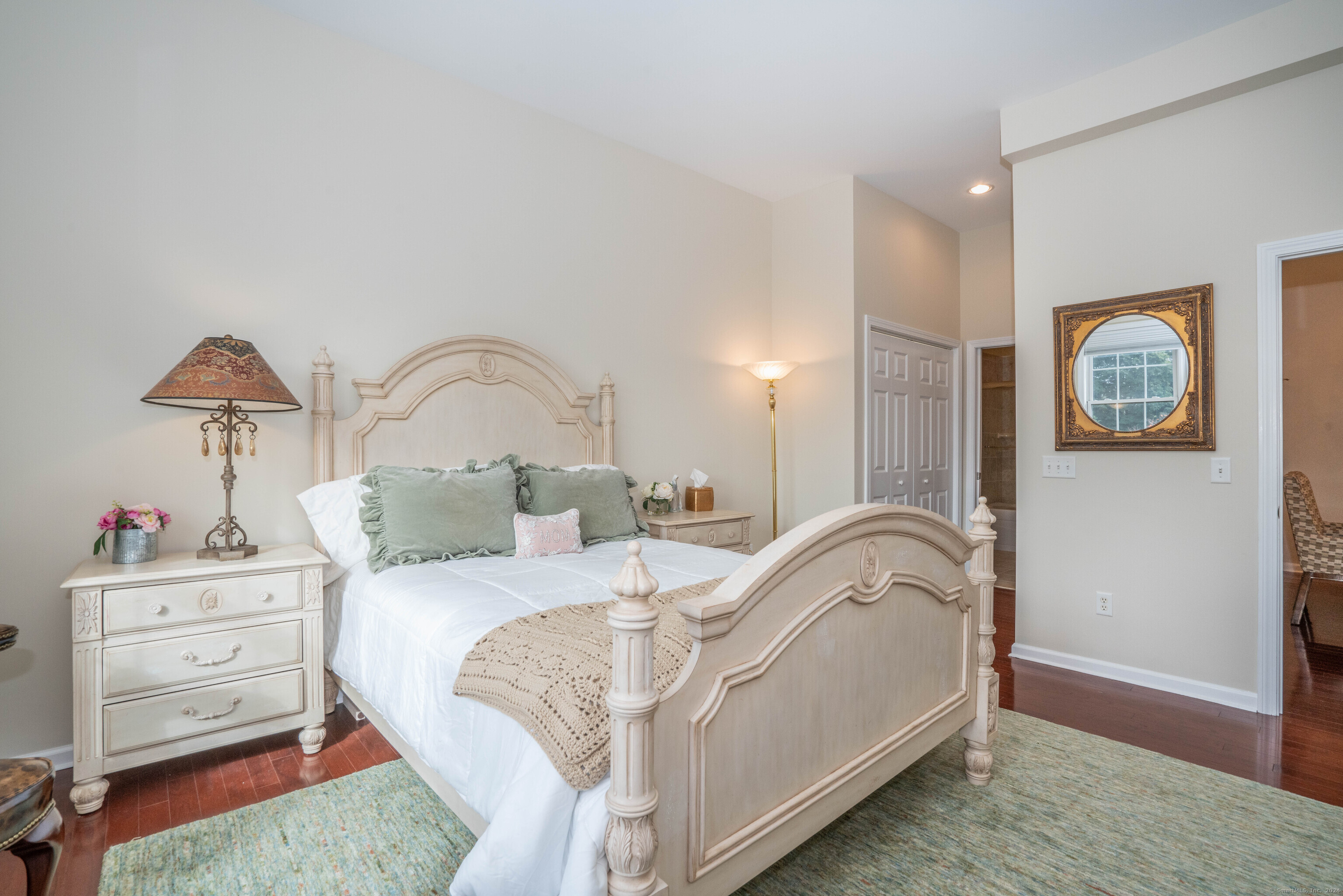 1 King Philip Drive 407