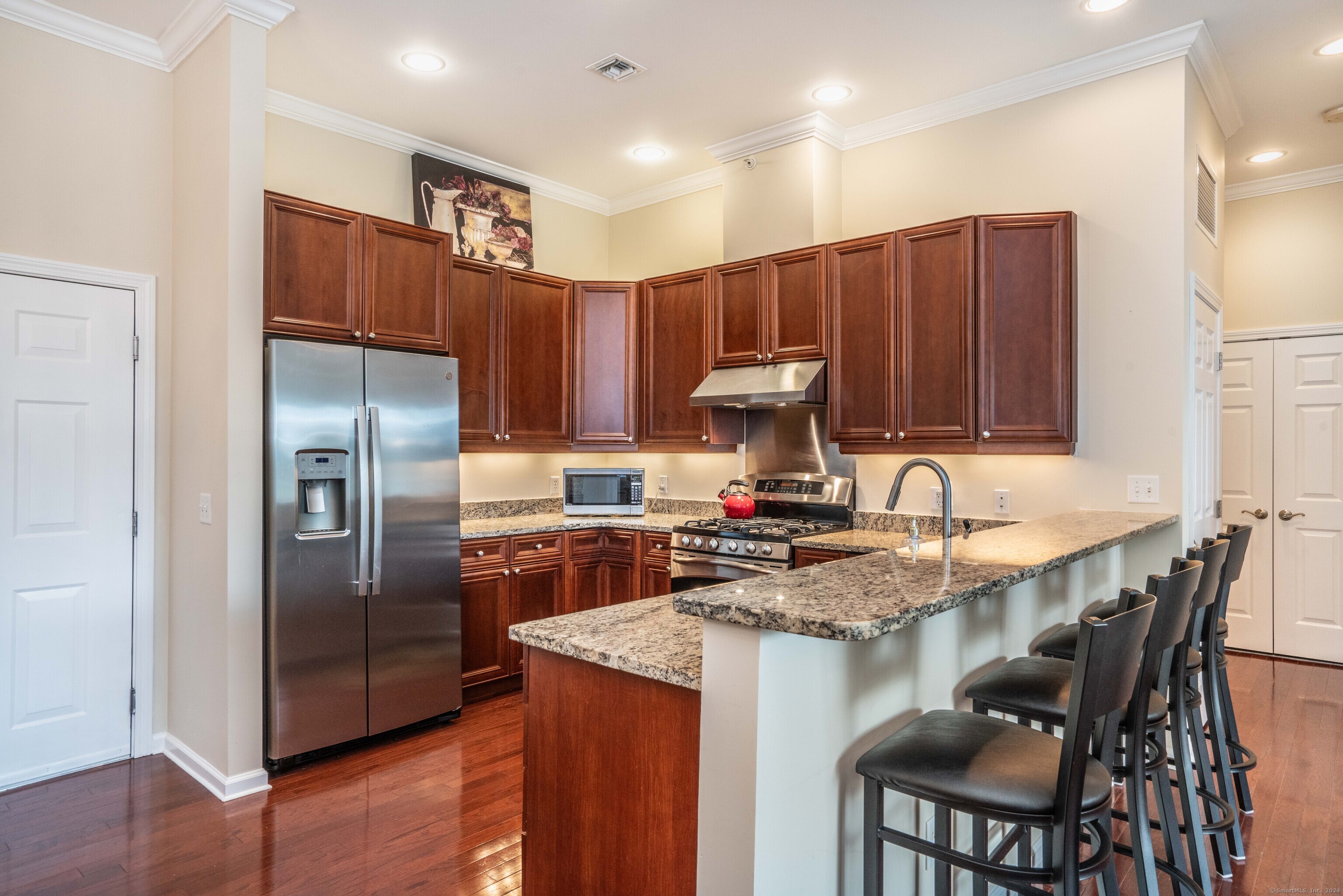 1 King Philip Drive 407