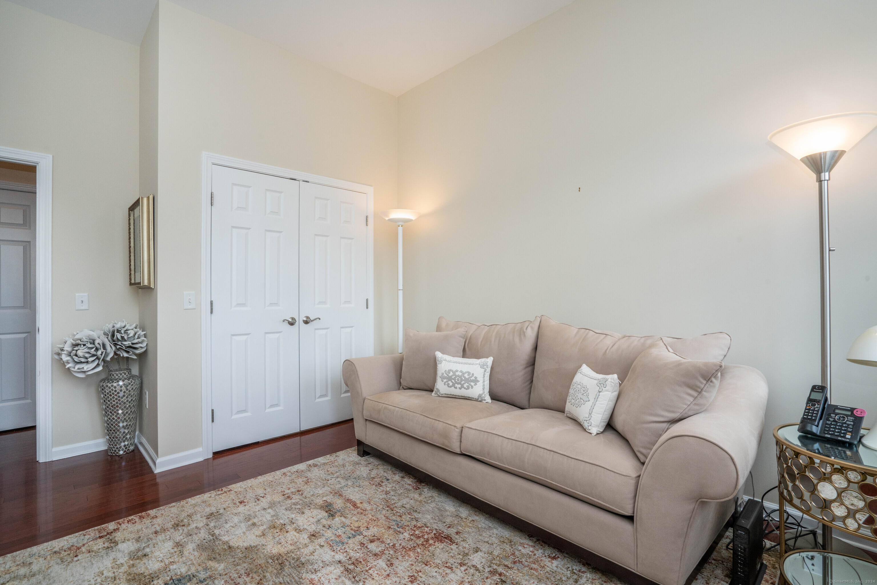 1 King Philip Drive 407