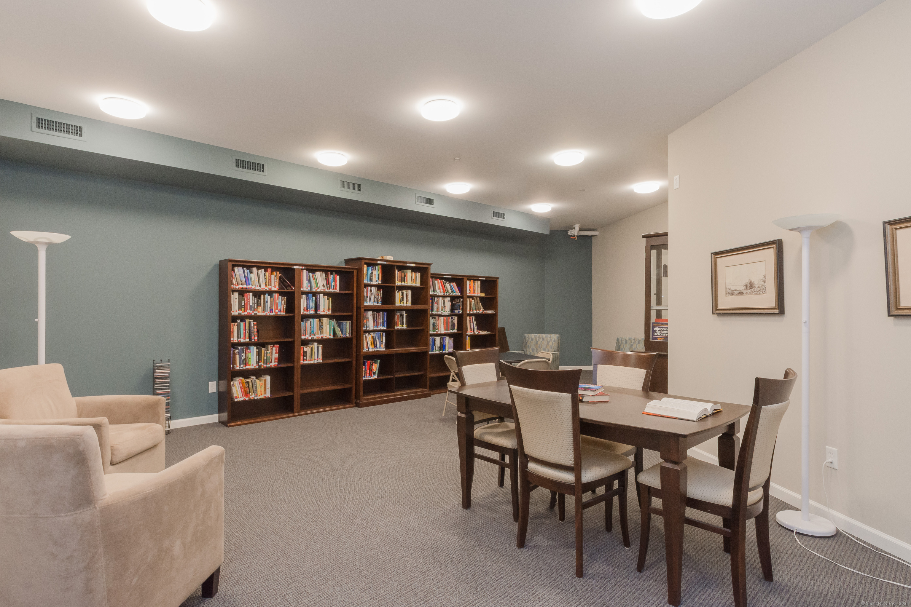 1 King Philip Drive 407
