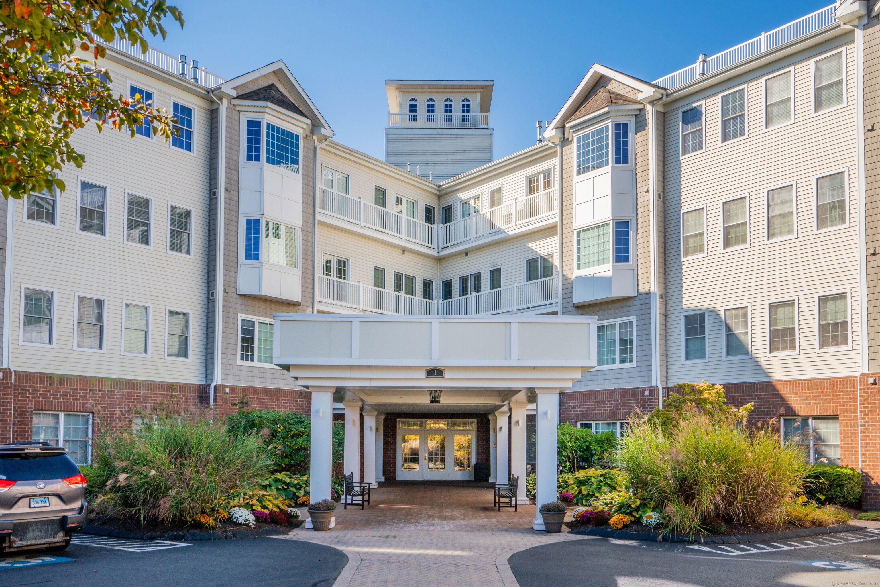 1 King Philip Drive 308